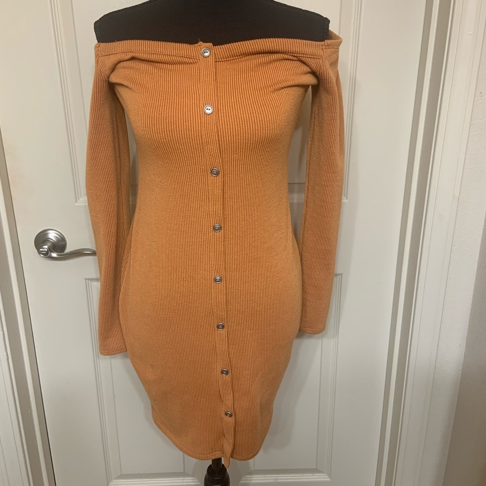 Off the shoulder bodycon dress